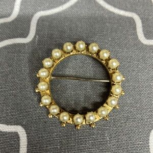 EUC vintage brooch